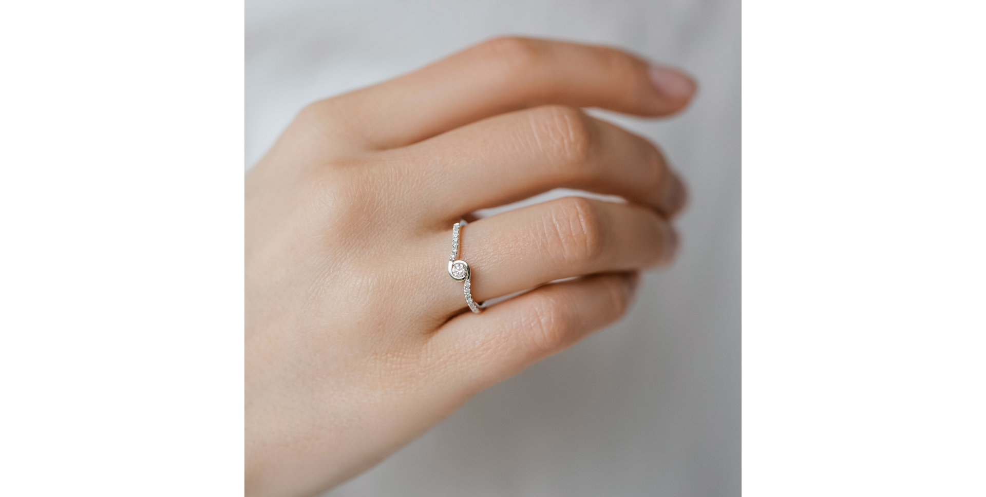 Prsten s diamanty Love Twist